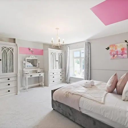 Apartment Beautiful 3 Bed In With Hot Tub *