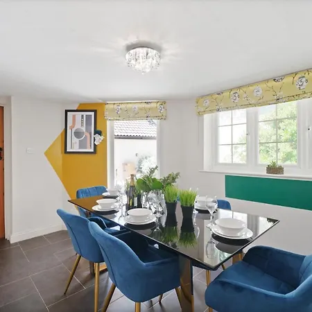Apartment Beautiful 3 Bed In With Hot Tub