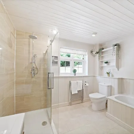Appartement Beautiful 3 Bed In With Hot Tub *
